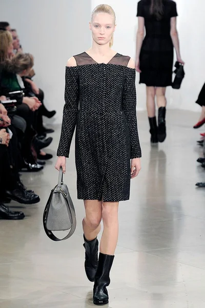 Look 28